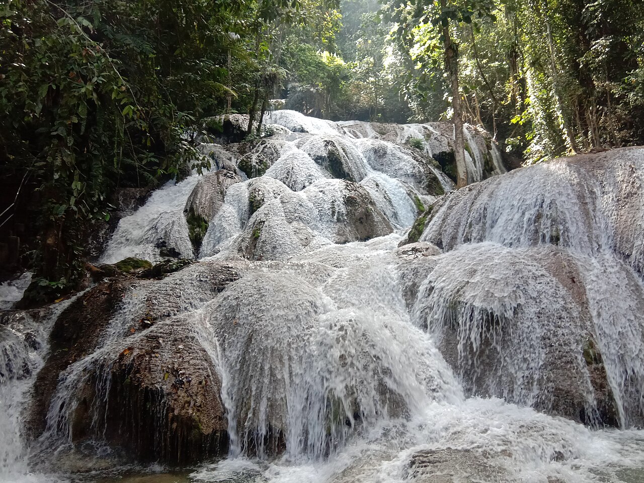 Air Terjun Saluopa